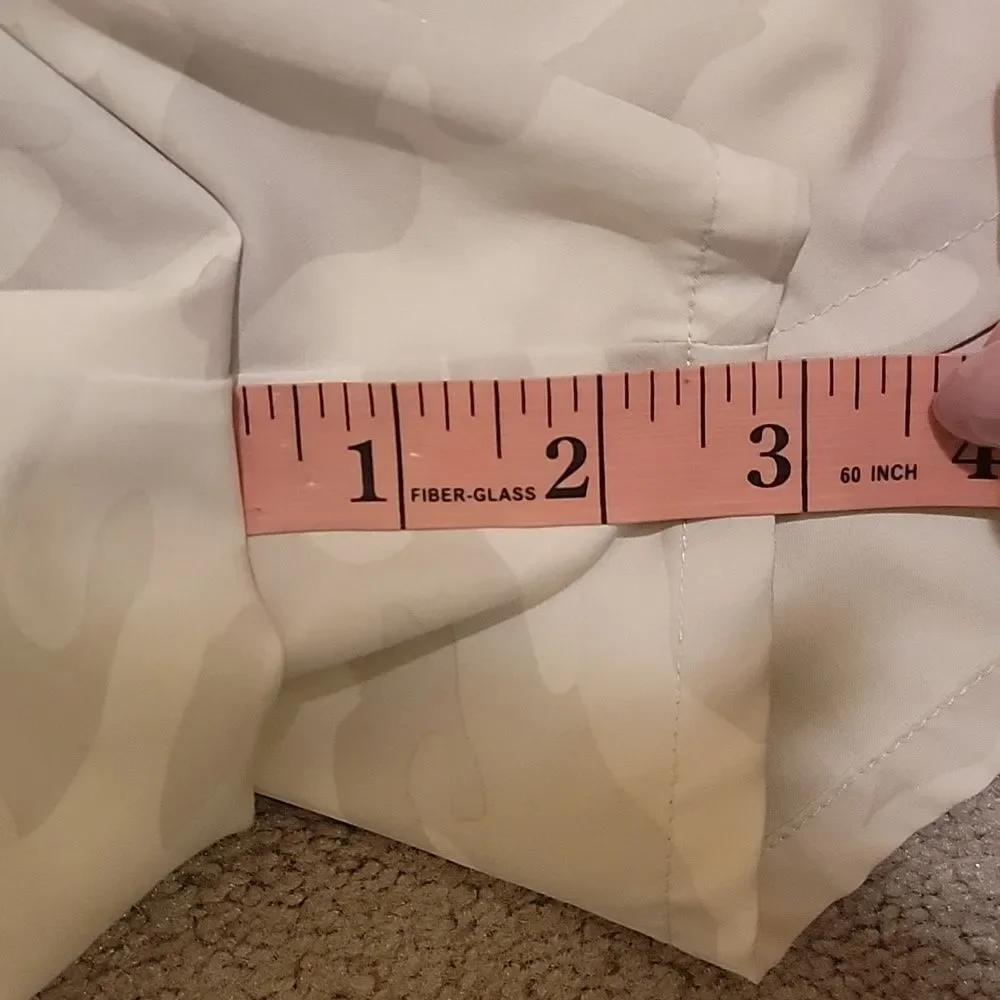 Women's Camouflage Shorts Sz Med - Picture 3 of 8